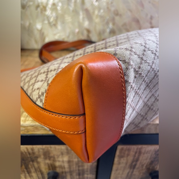 GUCCI Diamante Canvas and Golden Leather Tote with Pouch - Picture 7 of 14